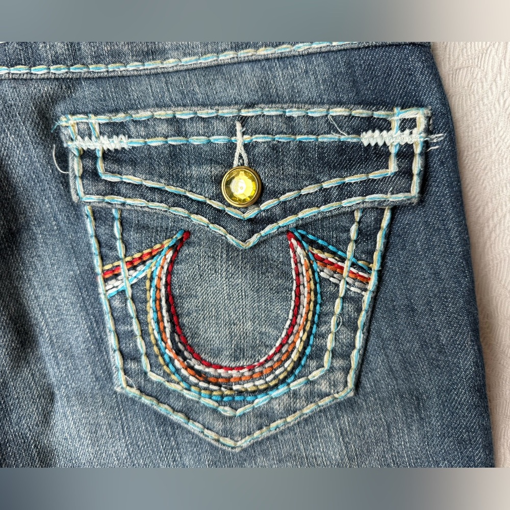 True Religion Joey Super T Low Rise Jeans Rainbow Stitch Denim Jeweled Size 26 - Picture 4 of 13
